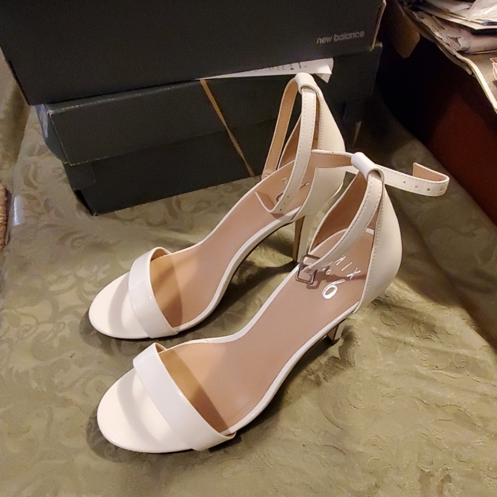 High heel sandals